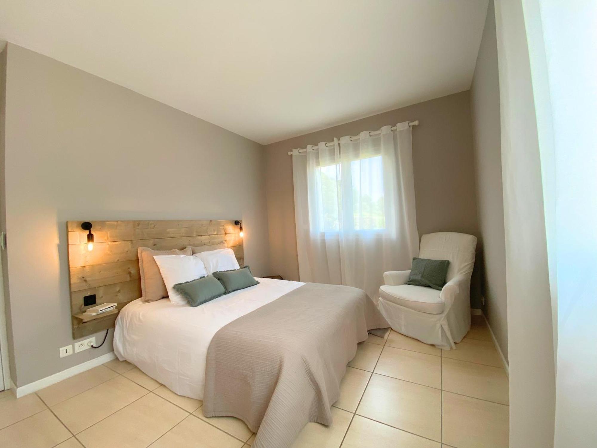 Les Hauts de la Pinède - villa avec jacuzzi et boulodrome Thezan-les-Beziers Extérieur photo
